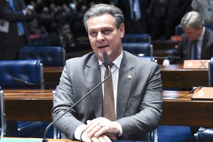 O senador Carlos Fvaro, que tenta se viabilizar para ministrio