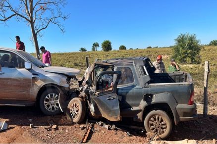 A v�tima conduzia o Fiat Strada quando foi atingida pela Hillux