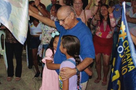 O ex-senador, candidato a deputado estadual, J�lio Campos