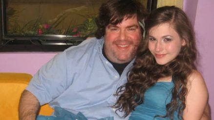 Dan Schneider e Erin Sanders, atriz de 'Zoey 101', na poca com 13 anos