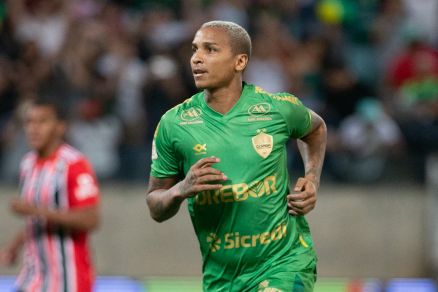 Com dois gols de Deyverson, Cuiab vence o Luverdense no Campeonato de MT 