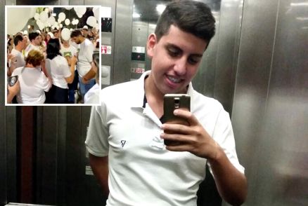 Familiares e amigos soltando bales em homenagem a jovem atropelado e morto 