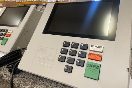 Modelo de urna eletr�nica usada no Brasil