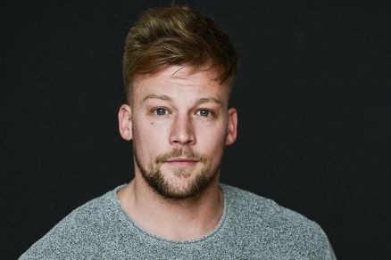 O ator Robert Cormier, de 33 anos