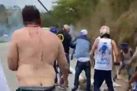Briga entre torcida do Palmeiras e Cruzeiro em Minas Gerais