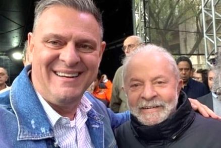 O senador Carlos Fvaro e o presidente eleito Lula 