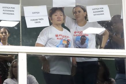 Elia Miyagawa, m�e de Alexandre, e a amiga Jaqueline