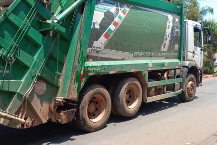 Sindicalista tenta barrar sa�da de caminh�es e coleta deve sofrer atrasos nesta segunda-feira