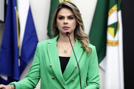 A vereadora Michelly Alencar, que falou sobre interveno na Sade de Cuiab 