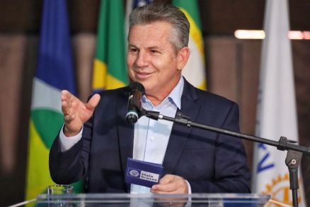 O governador Mauro Mendes, que assinou licitao para obras em Cuiab