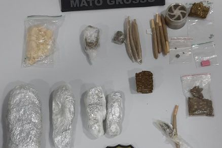 Sete foram autuados por posse de drogas e uma pessoa por trfico interestadual