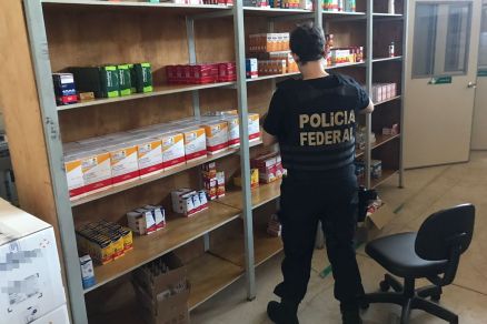 Policiais cumprindo mandados em Gois 