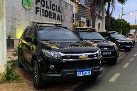 PF sob Lula barra fala de dirigentes de Bolsonaro e at hino da polcia em eventos