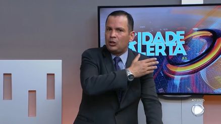 O jornalista Voltaire Porto era apresentador da Rdio Guaba e trabalhou na Record