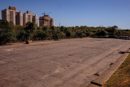 Estacionamento do Departamento Estadual de Trnsito (Detran-MT)