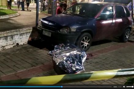 Um dos corpos do lado de fora do Shopping Popular
