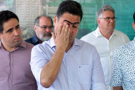 O prefeito Emanuel Pinheiro, que foi afastado do cargo pelo Tribunal de Justia