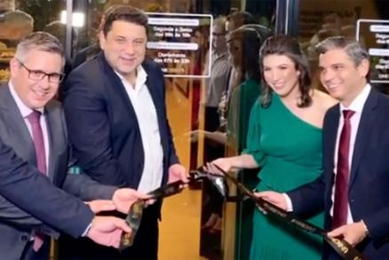 Nova agncia premium da Unicred na Avenida Hist. Rubens de Mendona (Av. do CPA)