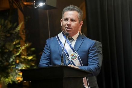 O governador Mauro Mendes, que fez discurso durante posse de deputados estaduais