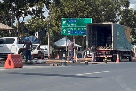 O grupo est usando um caminho de mudanas para levar as barracas