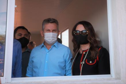 Governador e primeira-dama visitam o conjunto habitacional Vida Nova em Lucas do Rio Verde