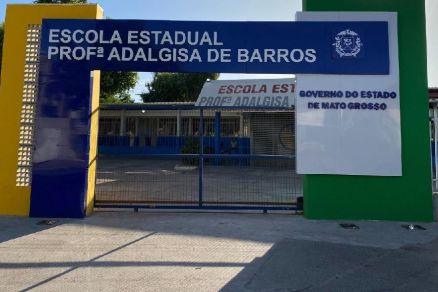 A fachada da Escola Professora Adalgisa de Barros, em V�rzea Grande