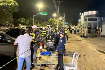 Operao Lei Seca na Avenida Isaac Pvoas, em Cuiab