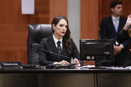 A deputada estadual Janaina Riva durante posse