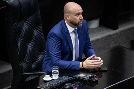 O deputado estadual Beto Dois a Um tomou posse nesta quarta (1)