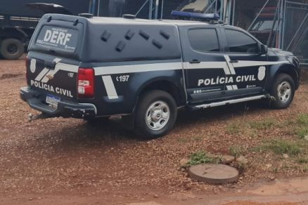 Os suspeitos, de 18, 26 e 35 anos, foram autuados pelos crimes de trfico de drogas e associao para o trfico