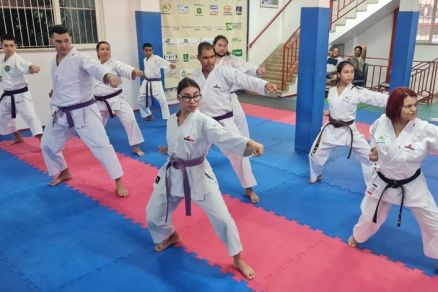 Karatecas do projeto Karat D Tradicional Esporte e Cidadania
