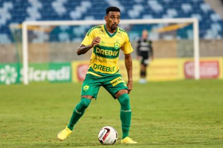 O lateral-direito Mateusinho, um dos alvos de operao realizada nesta semana