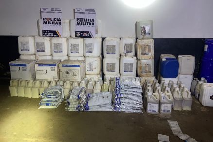  Os defensivos agrcolas foram apreendidos e encaminhados para a Delegacia de Sorriso