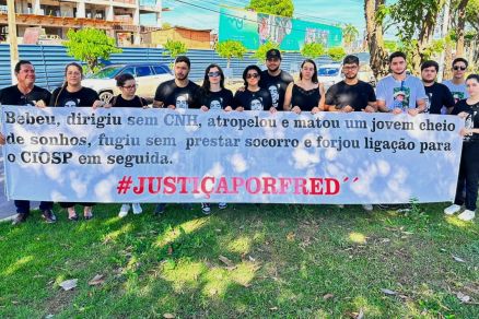 Famlia e amigos realizam ato seis meses aps a morte de Frederico