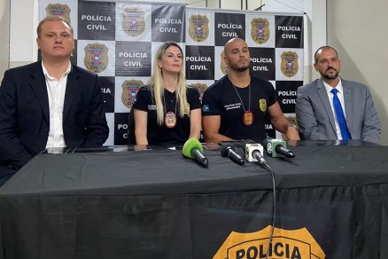 O delegado Pablo Carneiro, ao centro da mesa, responsvel pela investigao da Operao Gnesis 