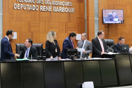 Deputados aprovaram projeto que chancela interveno na Sade