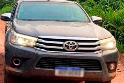 A Toyota Hillux, com registro de furto em Cuiab