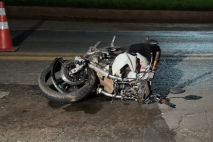 A motocicleta Honda CB 300R da vtima aps o acidente