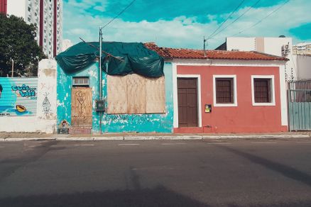 Sero cinco oficinas gratuitas que abordam desde a fabricao de tijolos de adobe at a pintura da edificao