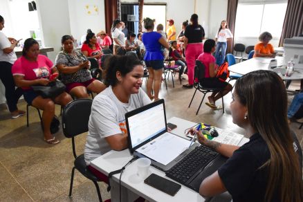 O mutiro  voltado para a preveno e combate  violncia domstica no municpio de Rosrio Oeste, com o projeto nibus Lils e outros servios de cidadania. 