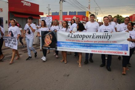Moradores protestam contra violncia contra mulher