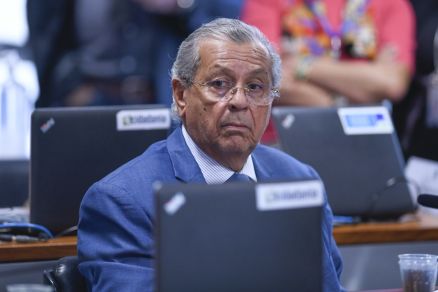 O senador Jayme Campos: 