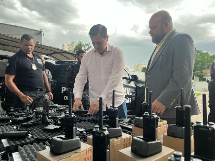 Entrega de pistolas e equipamentos para Polcia Penal