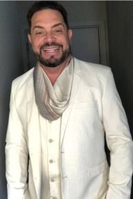 O cantor Conrado, 55