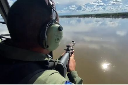 Imagem feita de helicptero durante buscas por bando  
