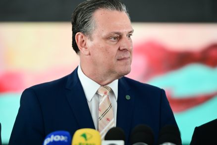 O ministro da Agricultura, Carlos Fvaro, que tem sido criticado pelo Centro