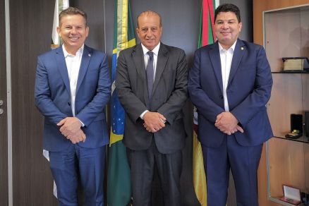 O governador Mauro Mendes, o ministro Augusto Nardes e Cidinho Santos