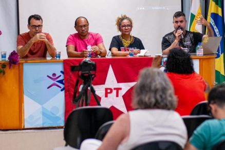 Membros do Diretrio do PT em Cuiab, Ludio Cabral, Bob Almeida, Edna Sampaio e Robinson Cireia