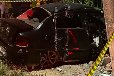 Com a violncia, o carro ficou destrudo