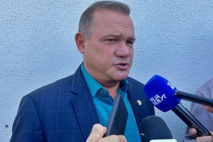 O senador Wellington Fagundes foi vaiado durante seu discurso no encontro do PL Mulher 